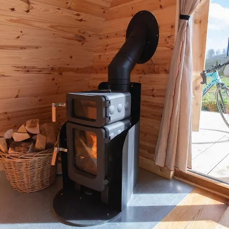 Glamping Pod 1 Comfort * سكرابورو